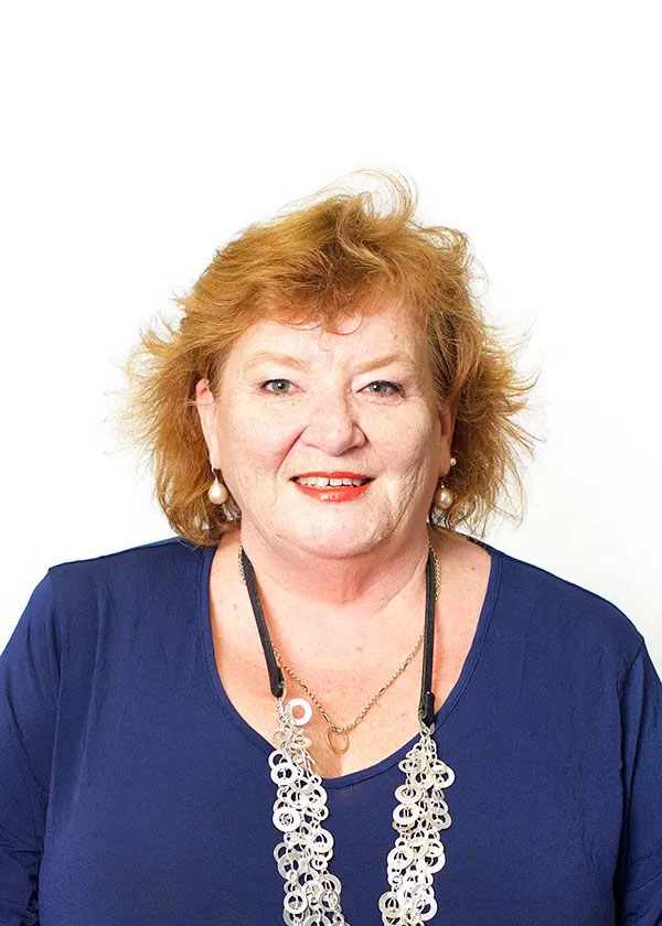 Head shot of Kathryn Howe